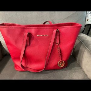 Michael Kors tote bag with zipper